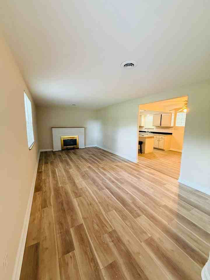 544 Thurston Ave - Photo 4 of 22