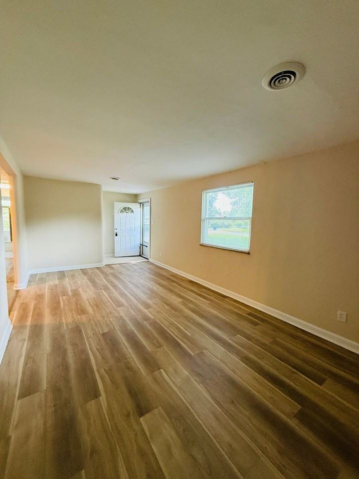 544 Thurston Ave - Photo 5 of 22
