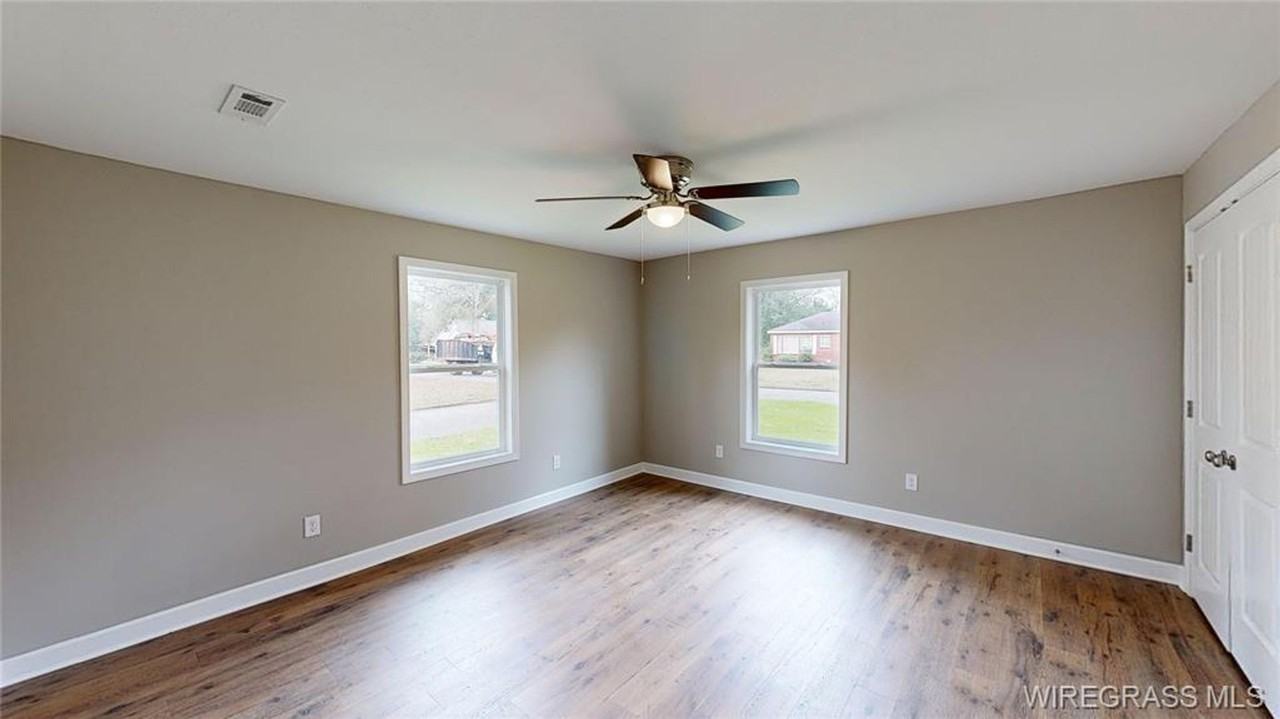 707 Simmons St - Photo 4 of 9