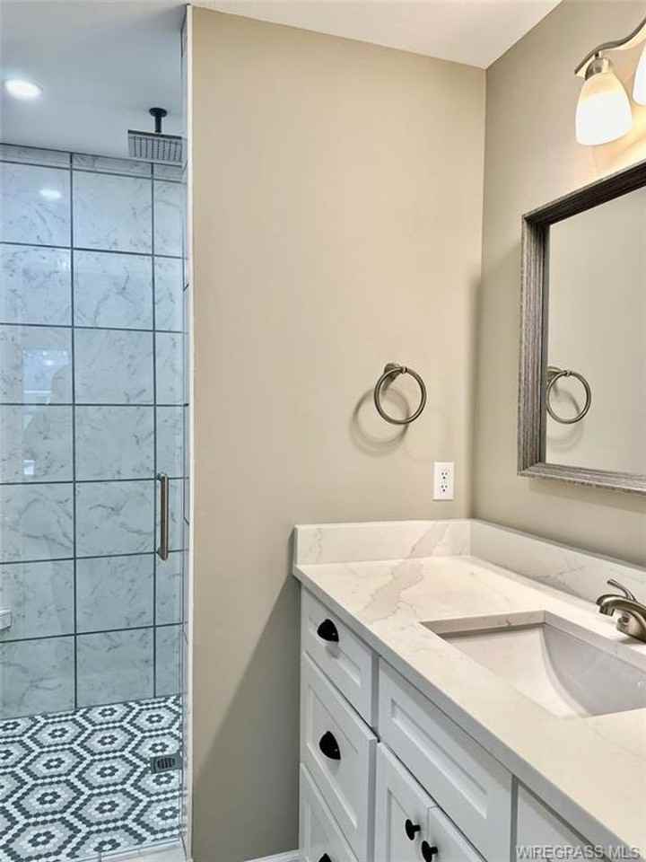 707 Simmons St - Photo 5 of 9