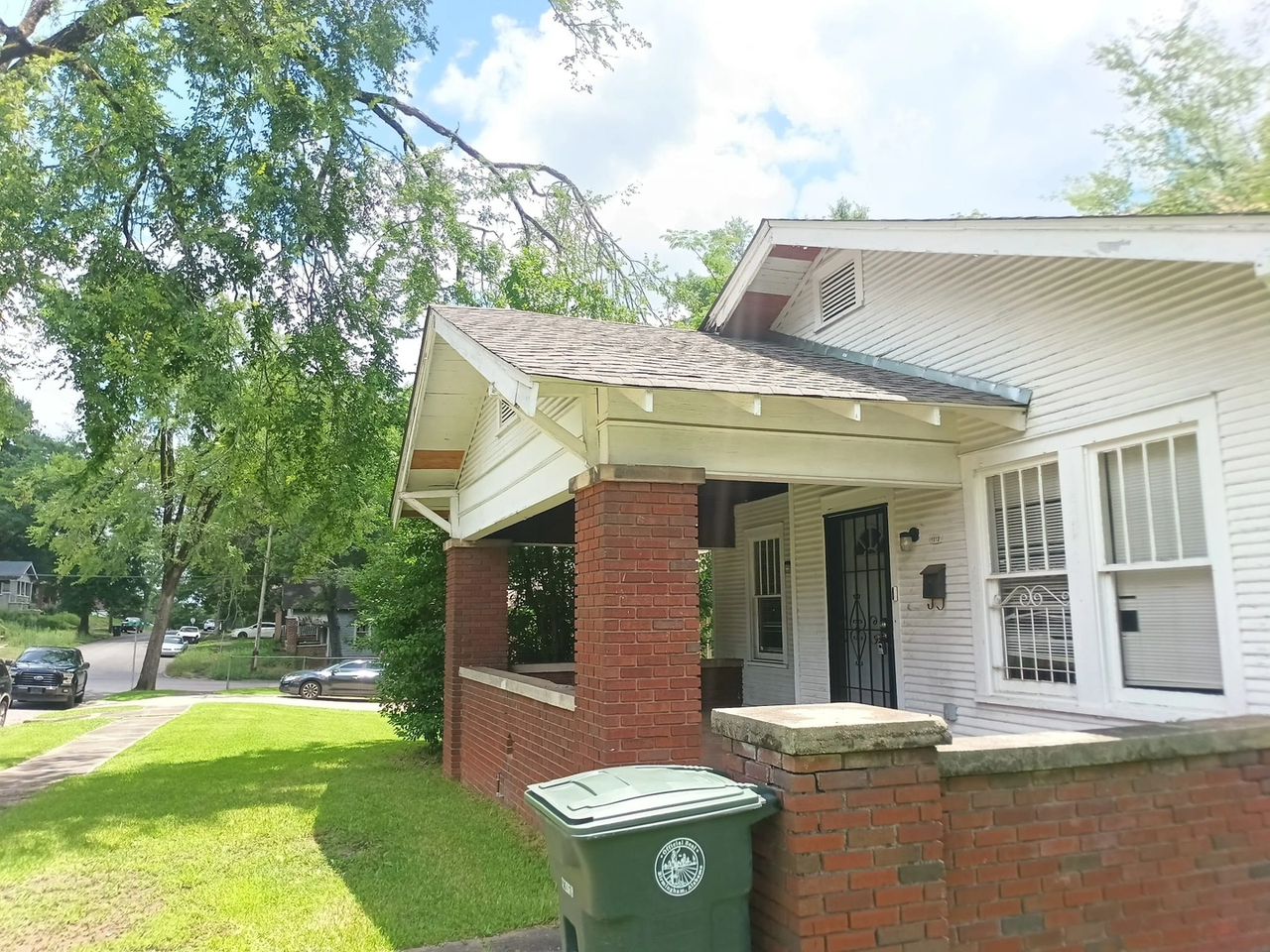 1313 4th Ter W - Photo 2 of 8