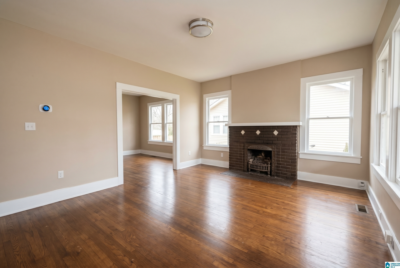 1313 4th Ter W - Photo 5 of 8