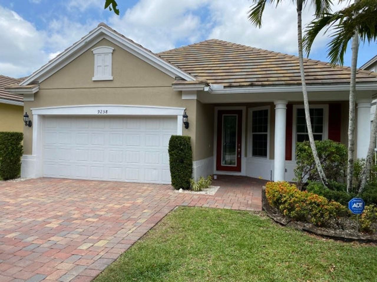 9238 Wrangler Dr - Photo 5 of 16
