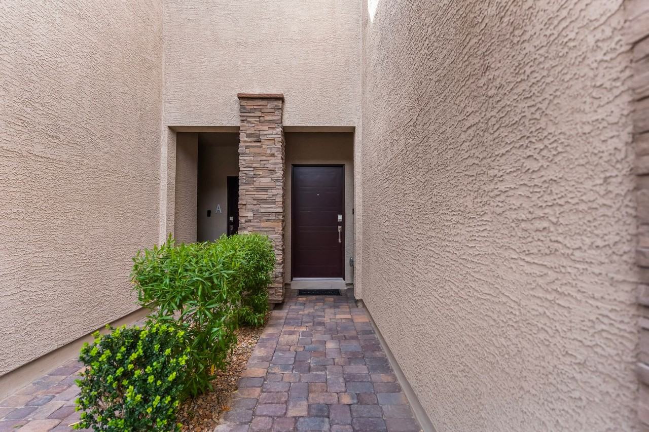 3300 Viola Hills Ave - Photo 2 of 31
