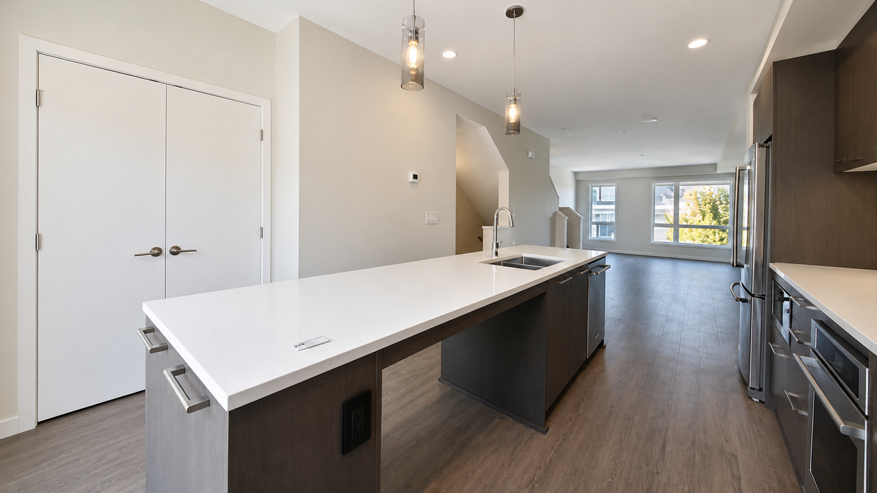 4738 Hemlock Way #202 - Photo 5 of 22