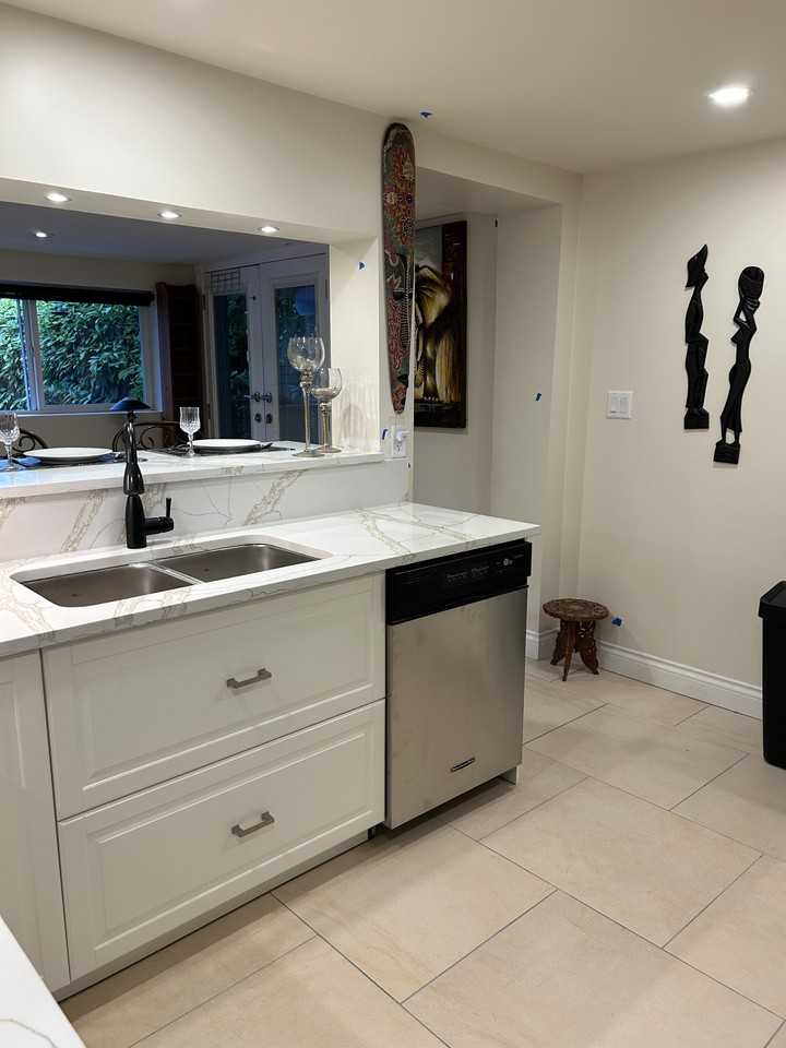 9211 Chapmond Crescent ##1 - Photo 4 of 14