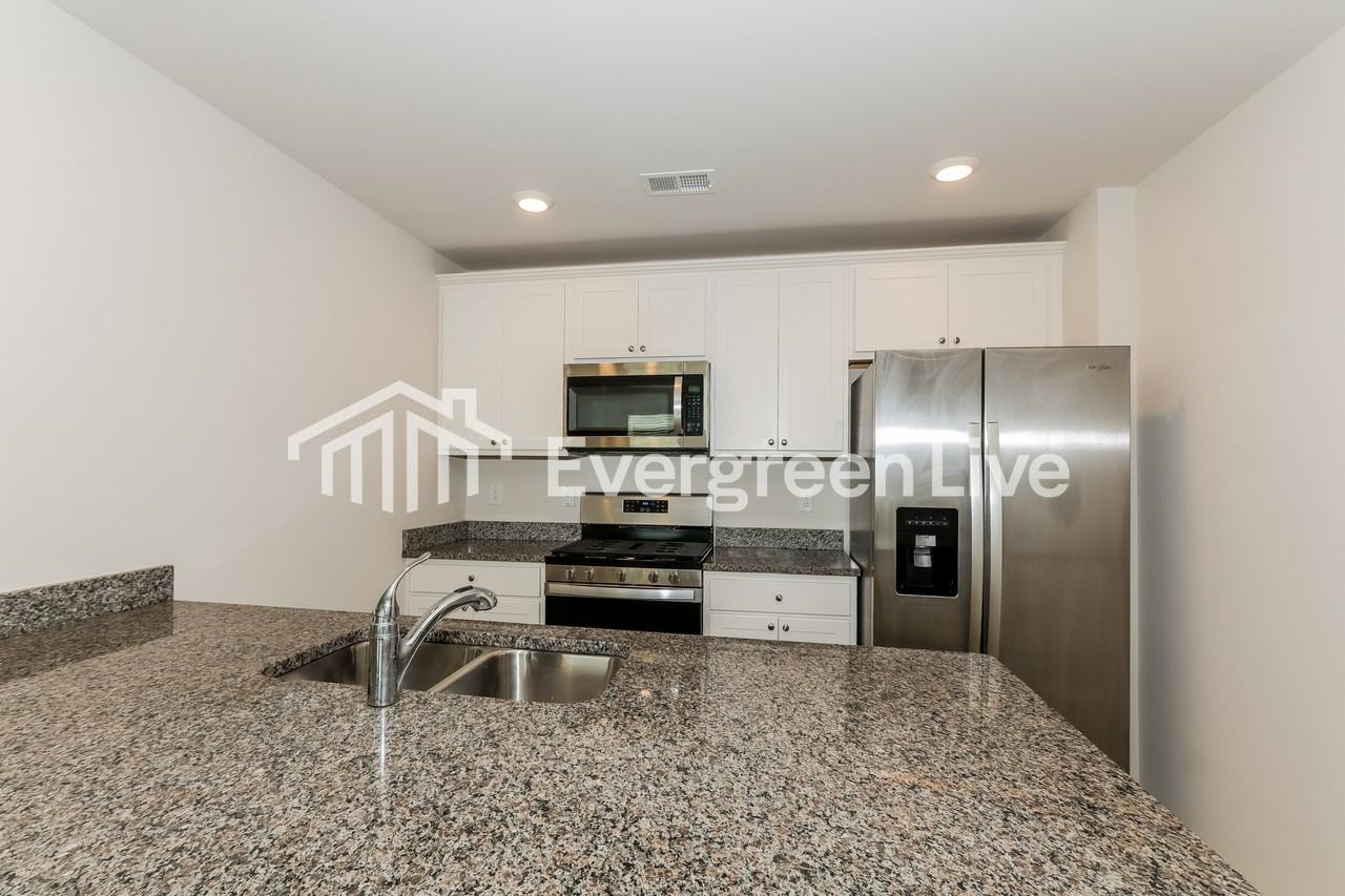 2223 Courtina Way - Photo 5 of 15