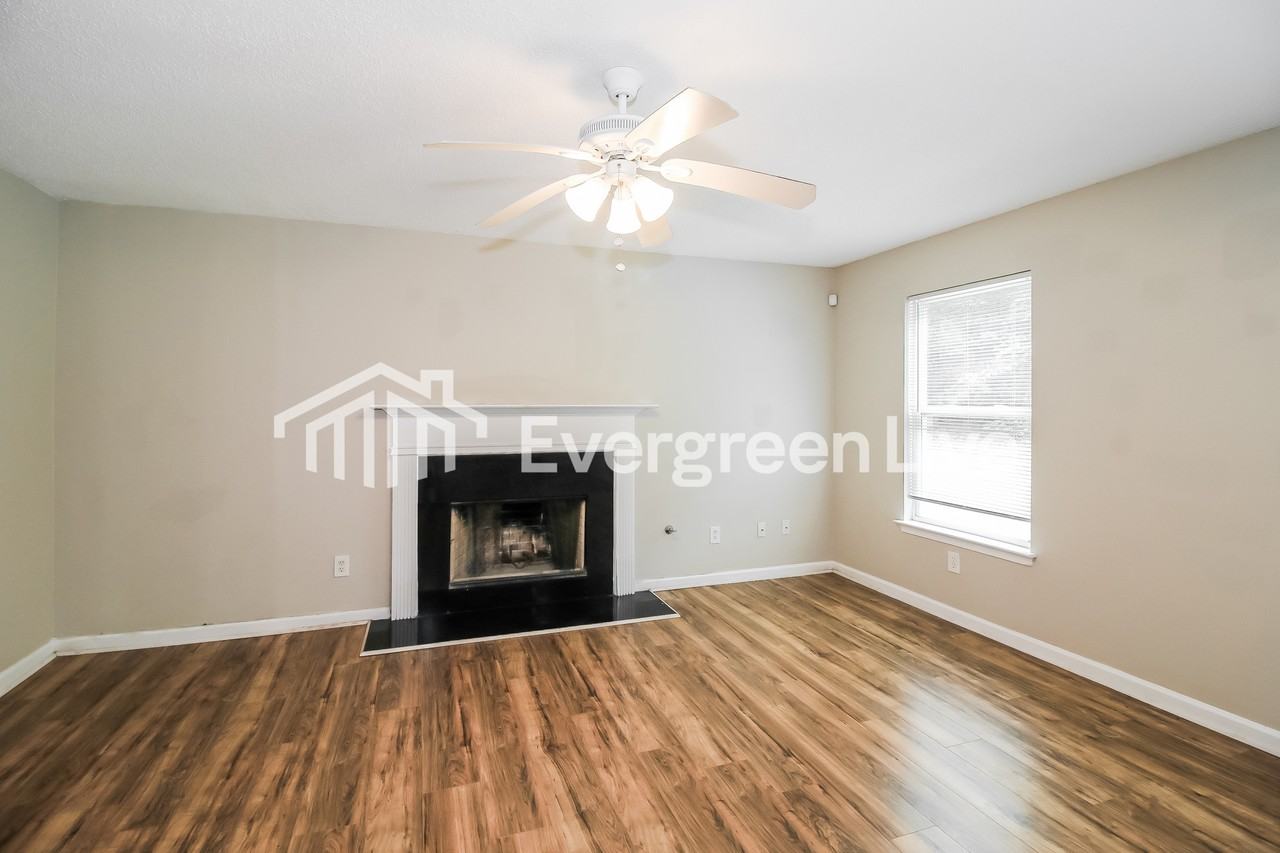 5565 Waverly Park Dr - Photo 3 of 15