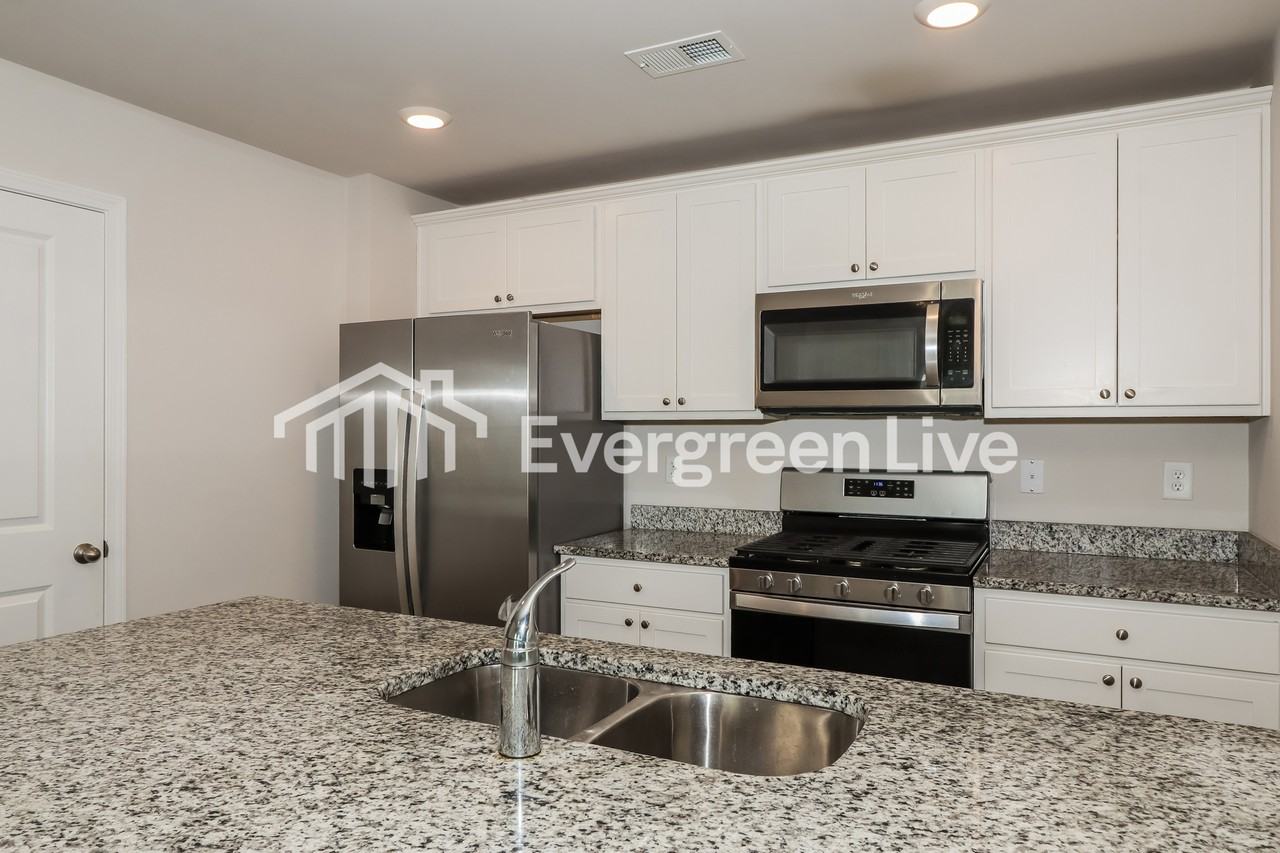 2257 Courtina Way - Photo 5 of 15