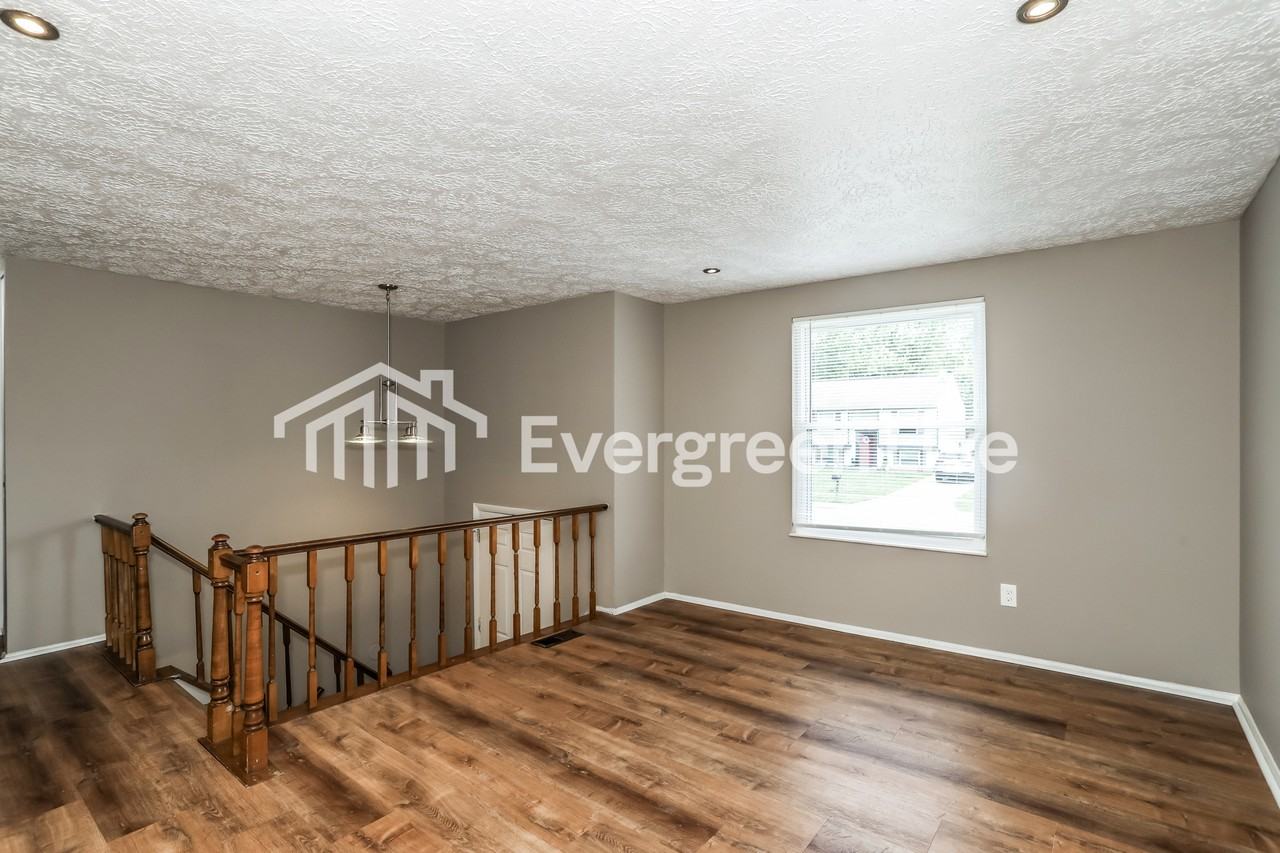 10237 Snowflake Ln - Photo 3 of 15