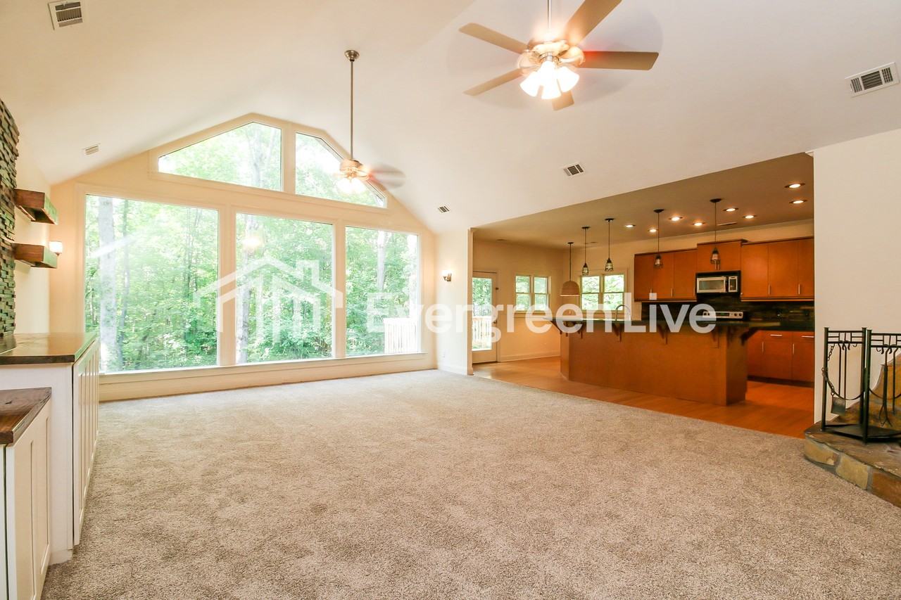 533 Wynn Rd - Photo 3 of 15