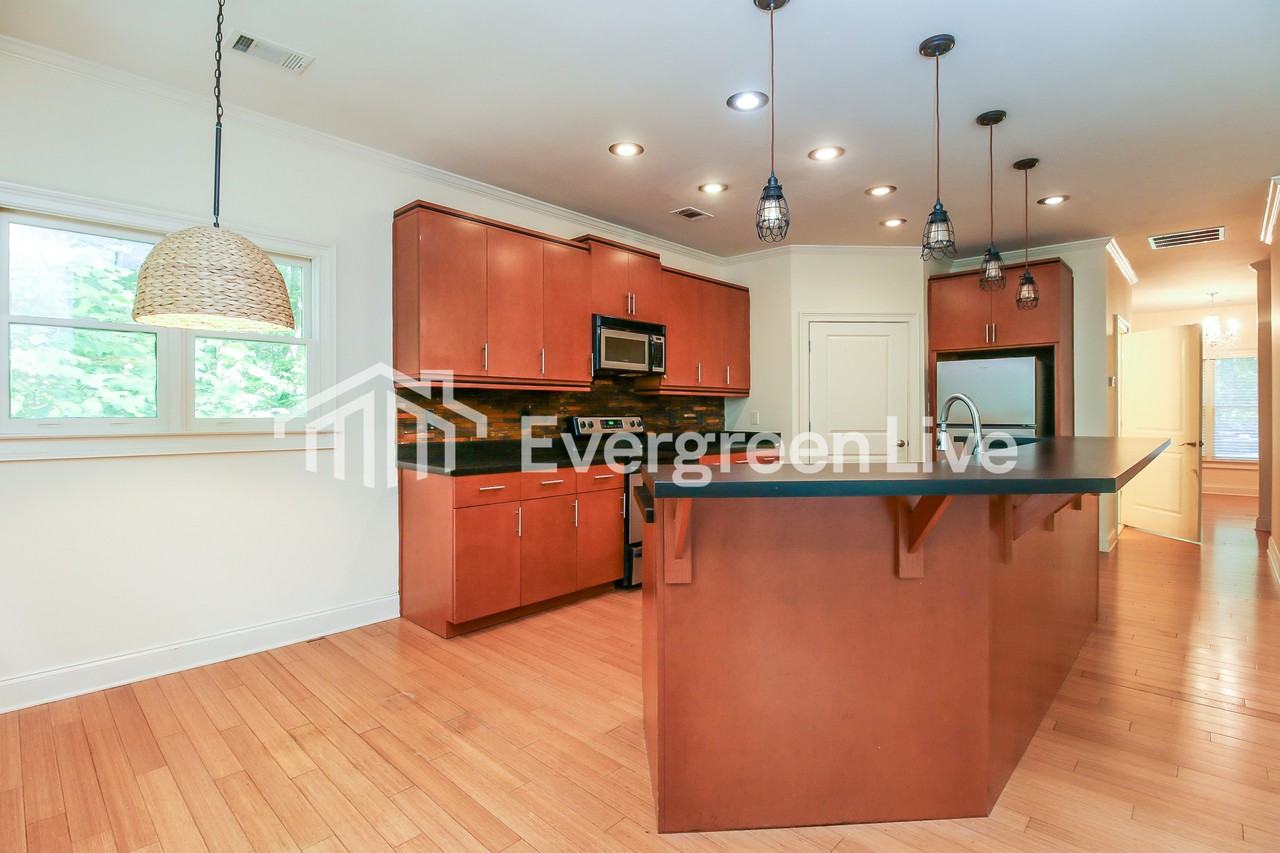 533 Wynn Rd - Photo 5 of 15