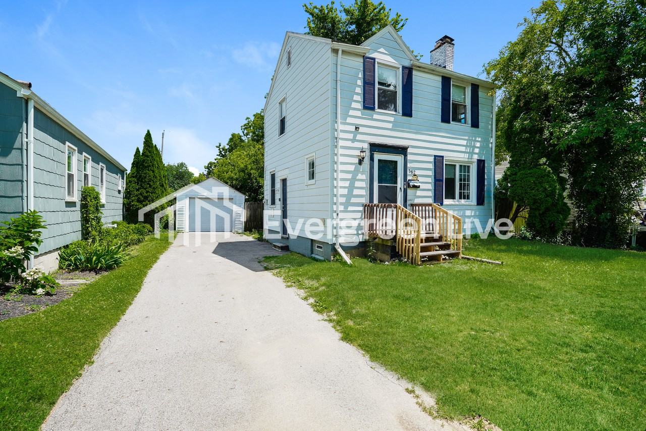 582 Elizabeth Ave - Photo 2 of 15