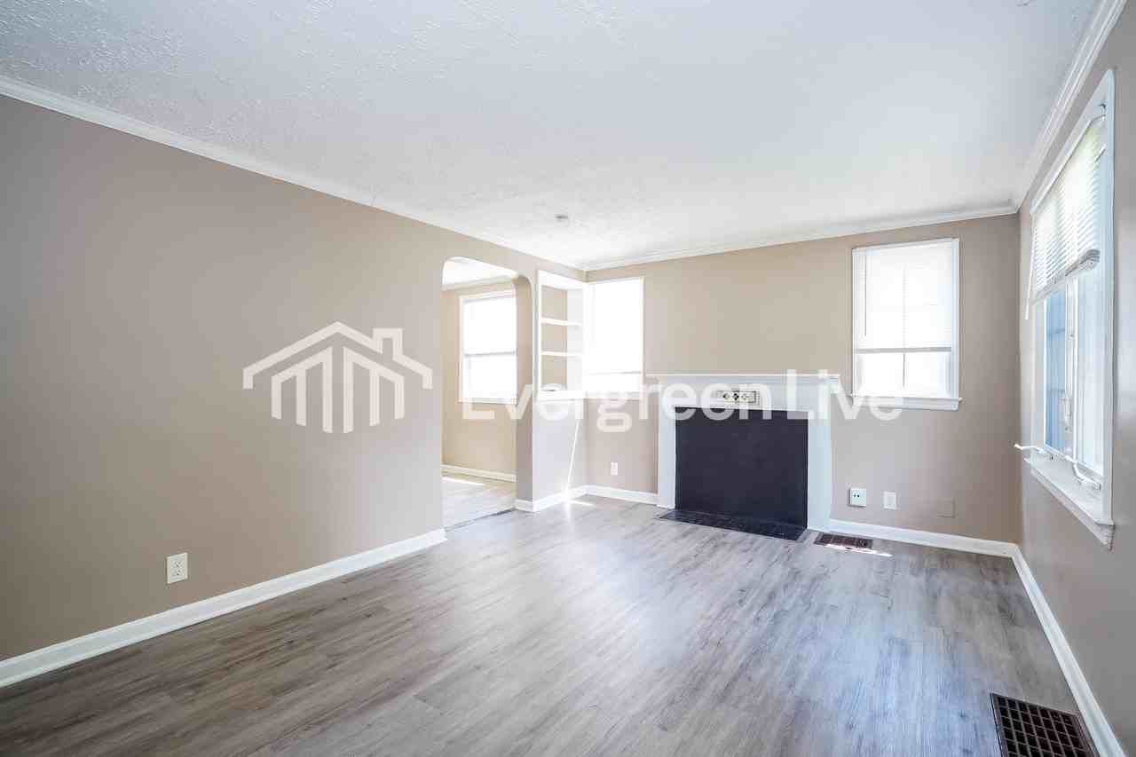 582 Elizabeth Ave - Photo 4 of 15
