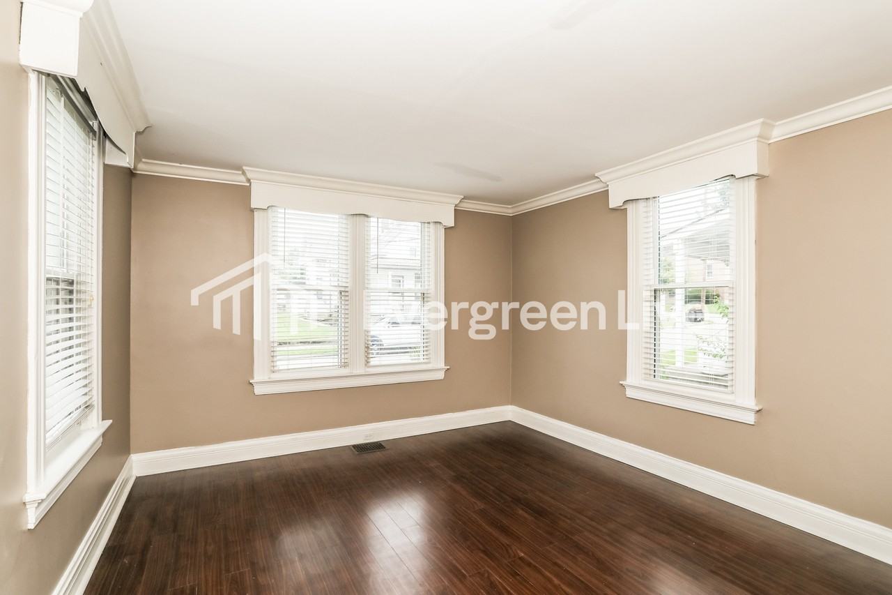 7612 Elizabeth St - Photo 4 of 15