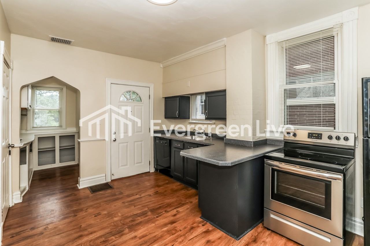 7612 Elizabeth St - Photo 7 of 15