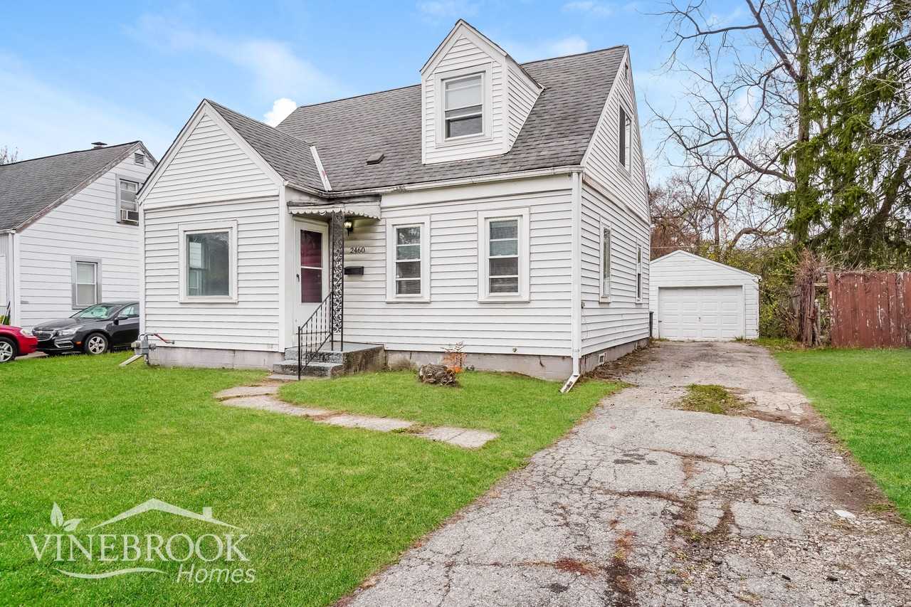2460 Vendome Dr - Photo 2 of 15