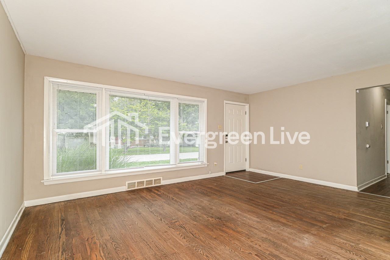 50 Saint Ronald Ln - Photo 3 of 15