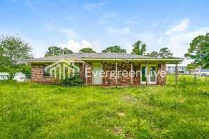 featured image of 106 Meadowgreen Rd