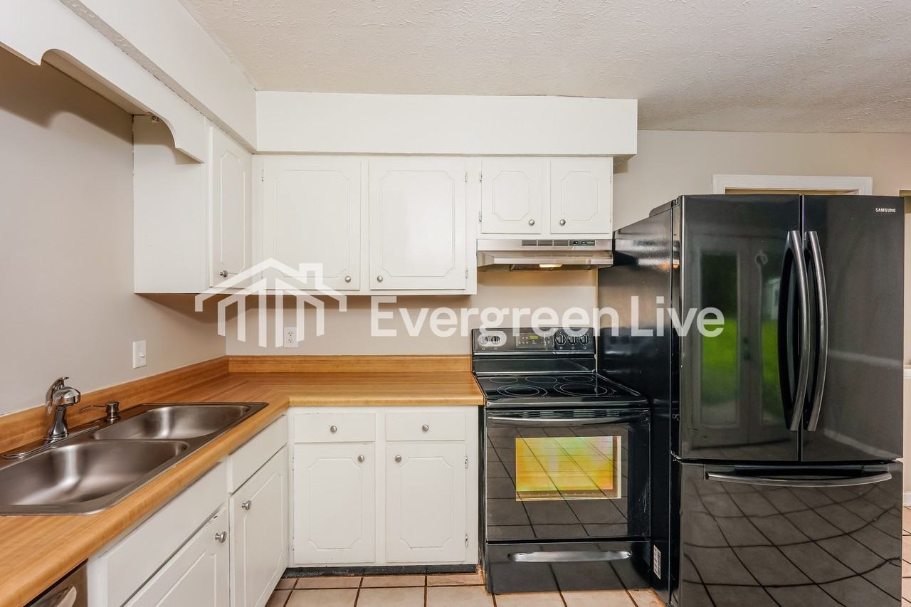 106 Meadowgreen Rd - Photo 4 of 15