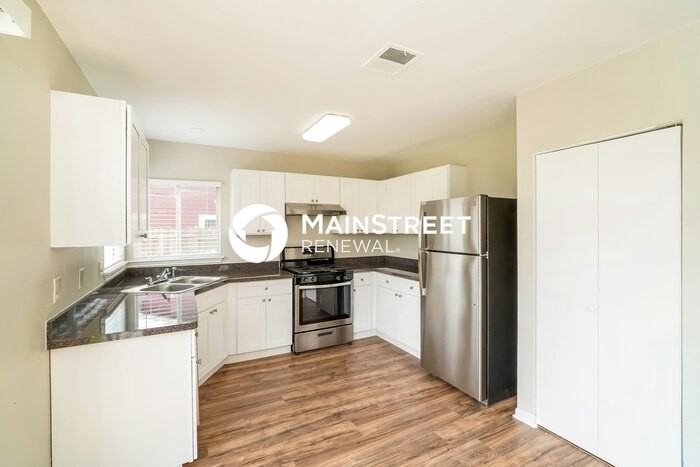 6046 Whispering Lake St - Photo 7 of 17