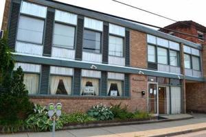 featured image of 125 W Cedar St #1