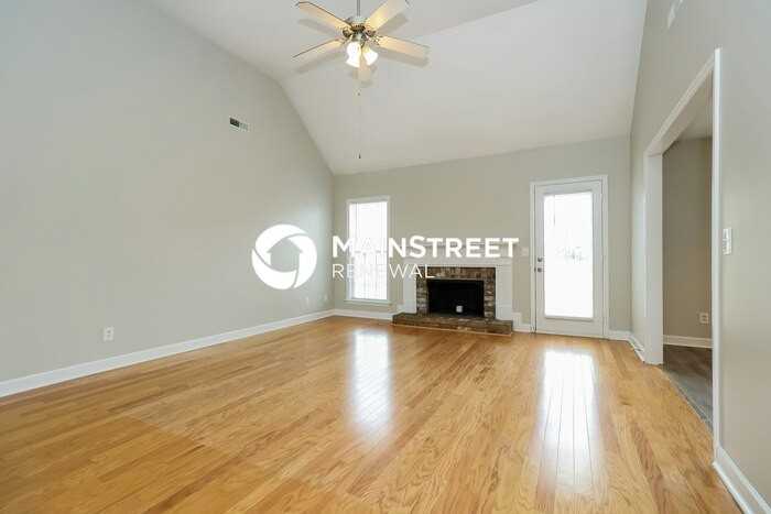 2274 Dewey Dr - Photo 2 of 17