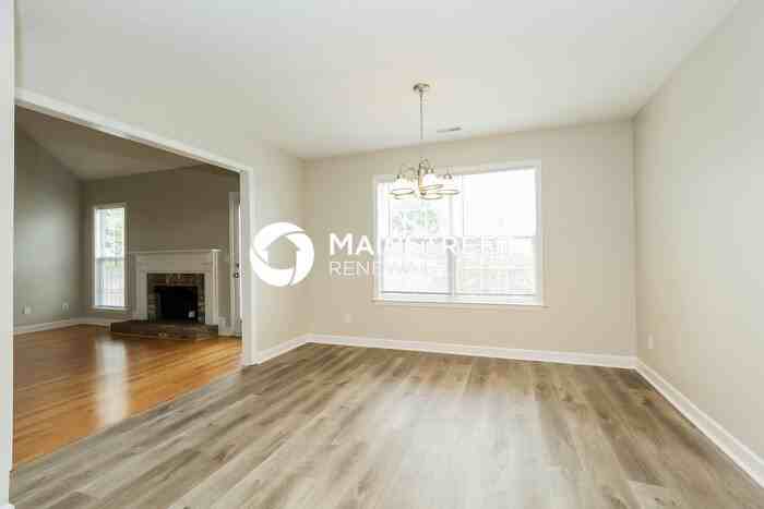 2274 Dewey Dr - Photo 4 of 17