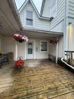 featured image of 8 Peel St #3