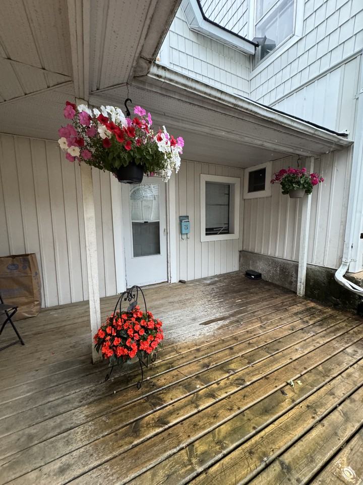 8 Peel St #3 - Photo 2 of 12