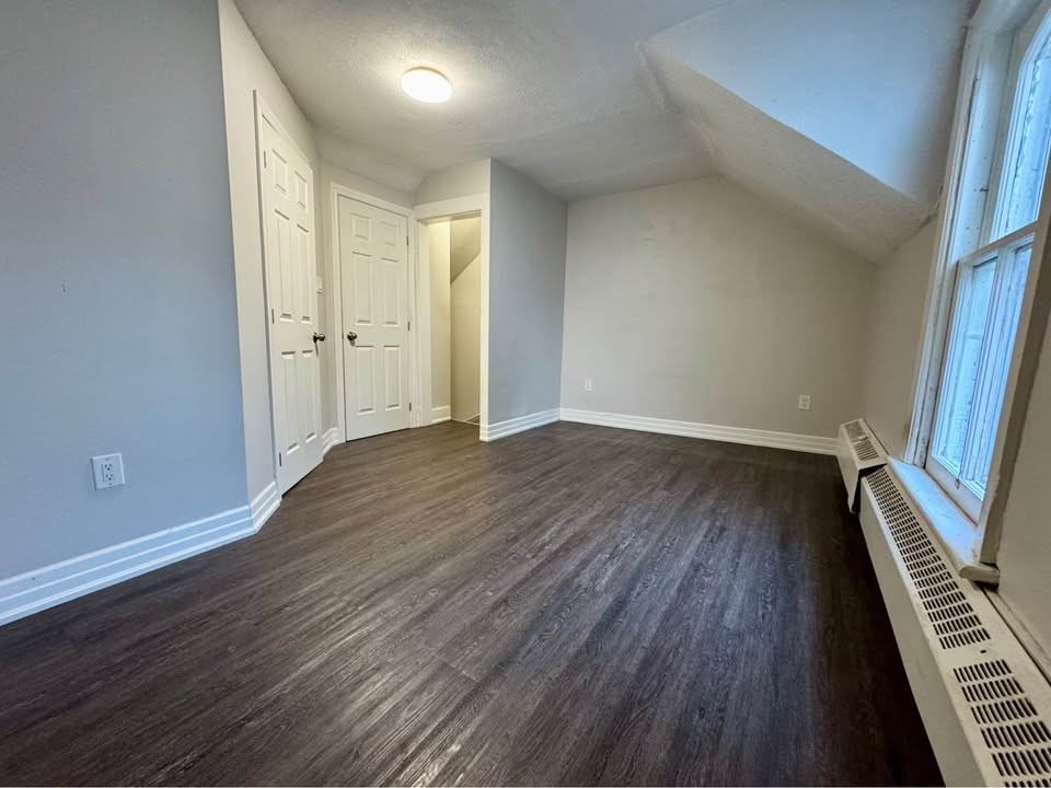 8 Peel St #3 - Photo 5 of 12