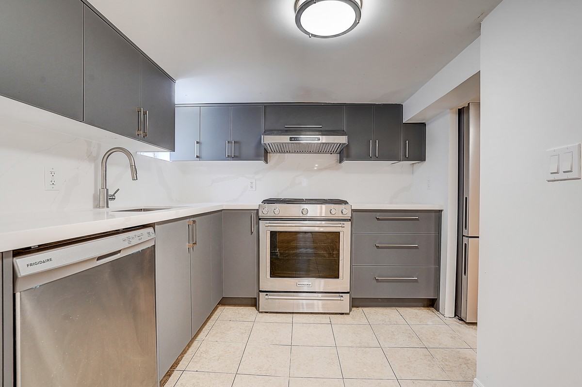 79 O'Connor Dr - Photo 2 of 34