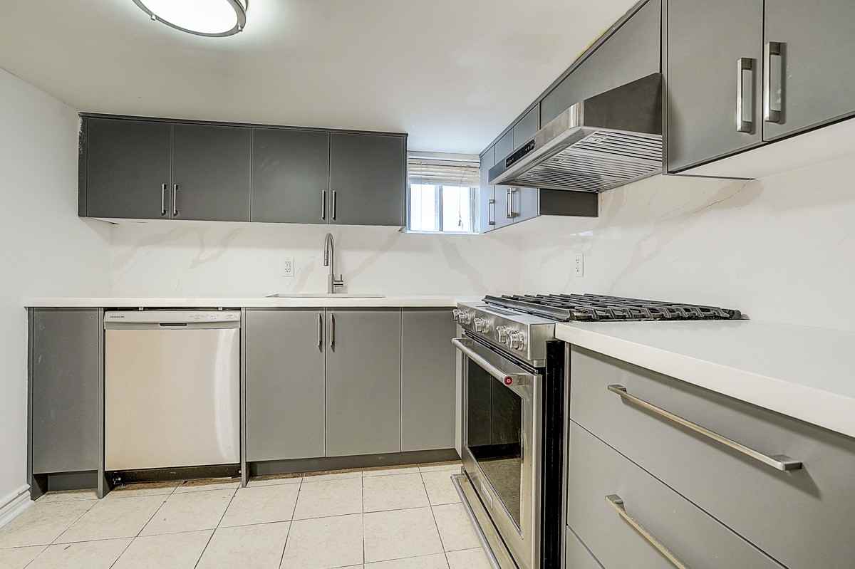 79 O'Connor Dr - Photo 5 of 34