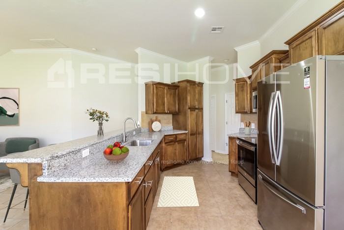 11709 Sw 8th St - Photo 2 of 18