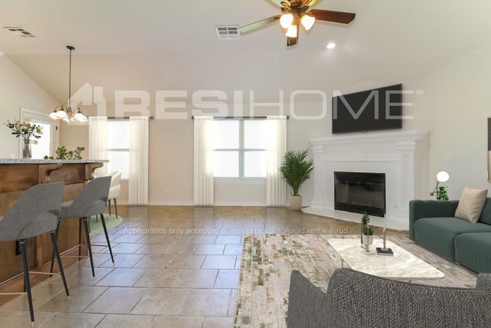 11709 Sw 8th St - Photo 4 of 18