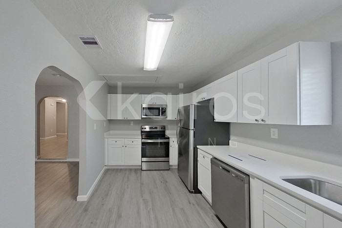 10405 Barada St - Photo 6 of 22