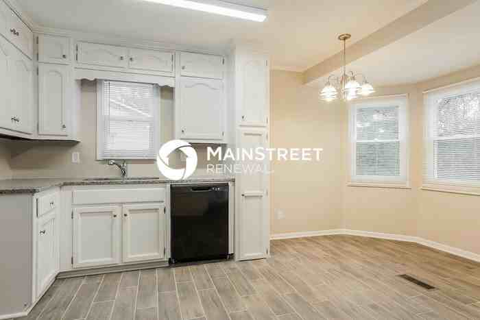 1845 3rd Pl Ne - Photo 4 of 17