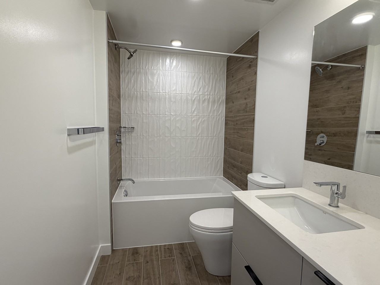 8120 Oak Street #406 - Photo 6 of 9
