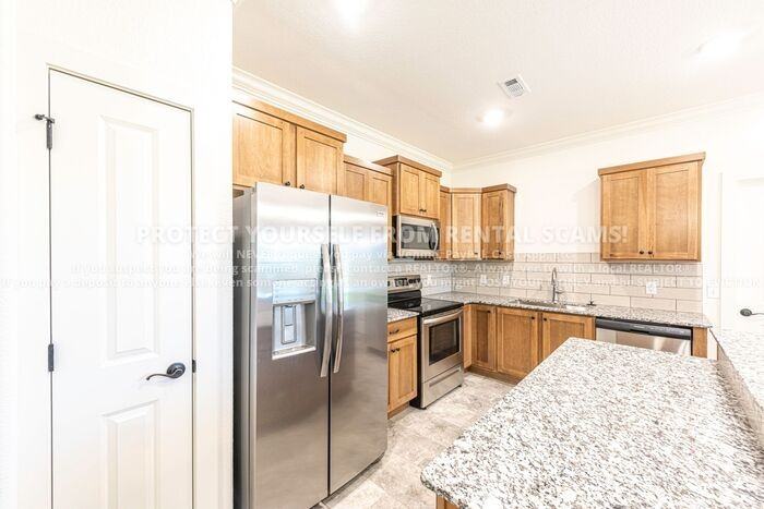 220 S Nightfall Ave - Photo 7 of 17