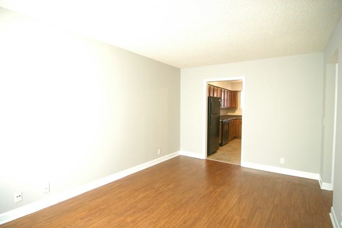2329 Cooper Ter - Photo 3 of 20
