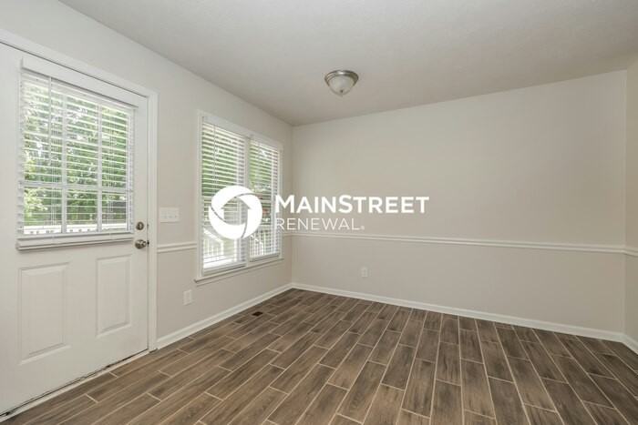 4930 Cloverhill Dr - Photo 5 of 16