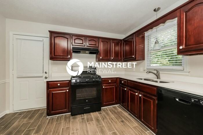 4930 Cloverhill Dr - Photo 6 of 16