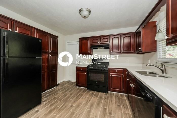 4930 Cloverhill Dr - Photo 7 of 16