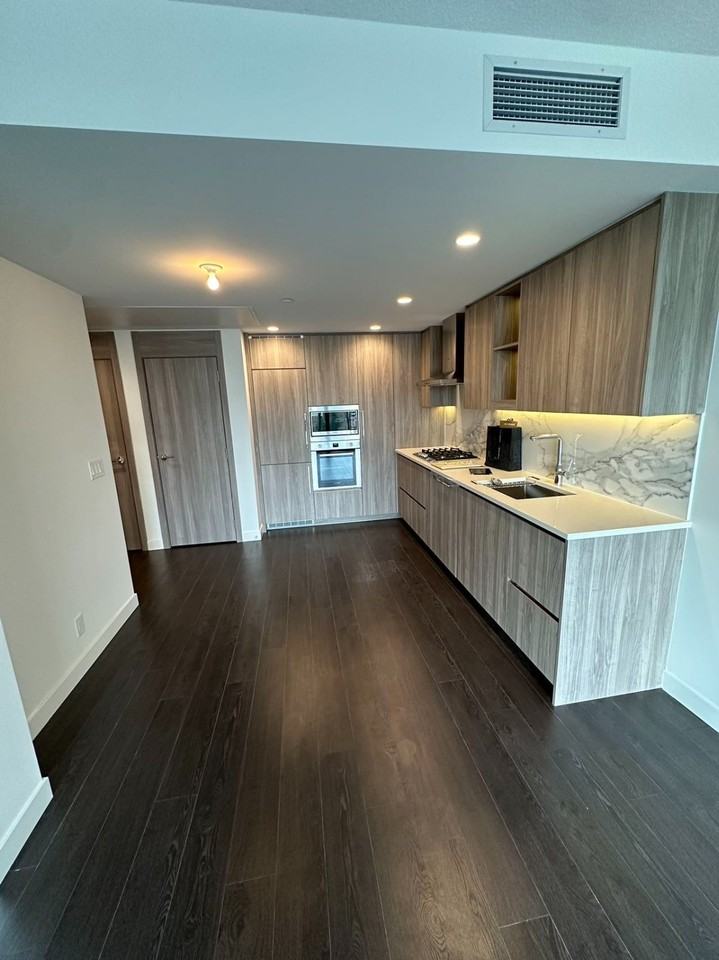 4880 Lougheed Highway - Photo 3