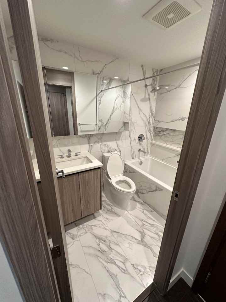4880 Lougheed Highway - Photo 6