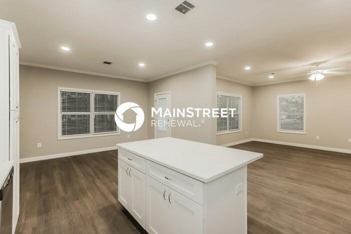 920 15th Ave S - Photo 7 of 16