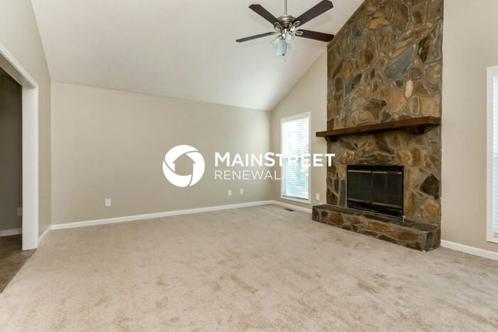 6076 Cowan Mill Rd - Photo 2 of 15