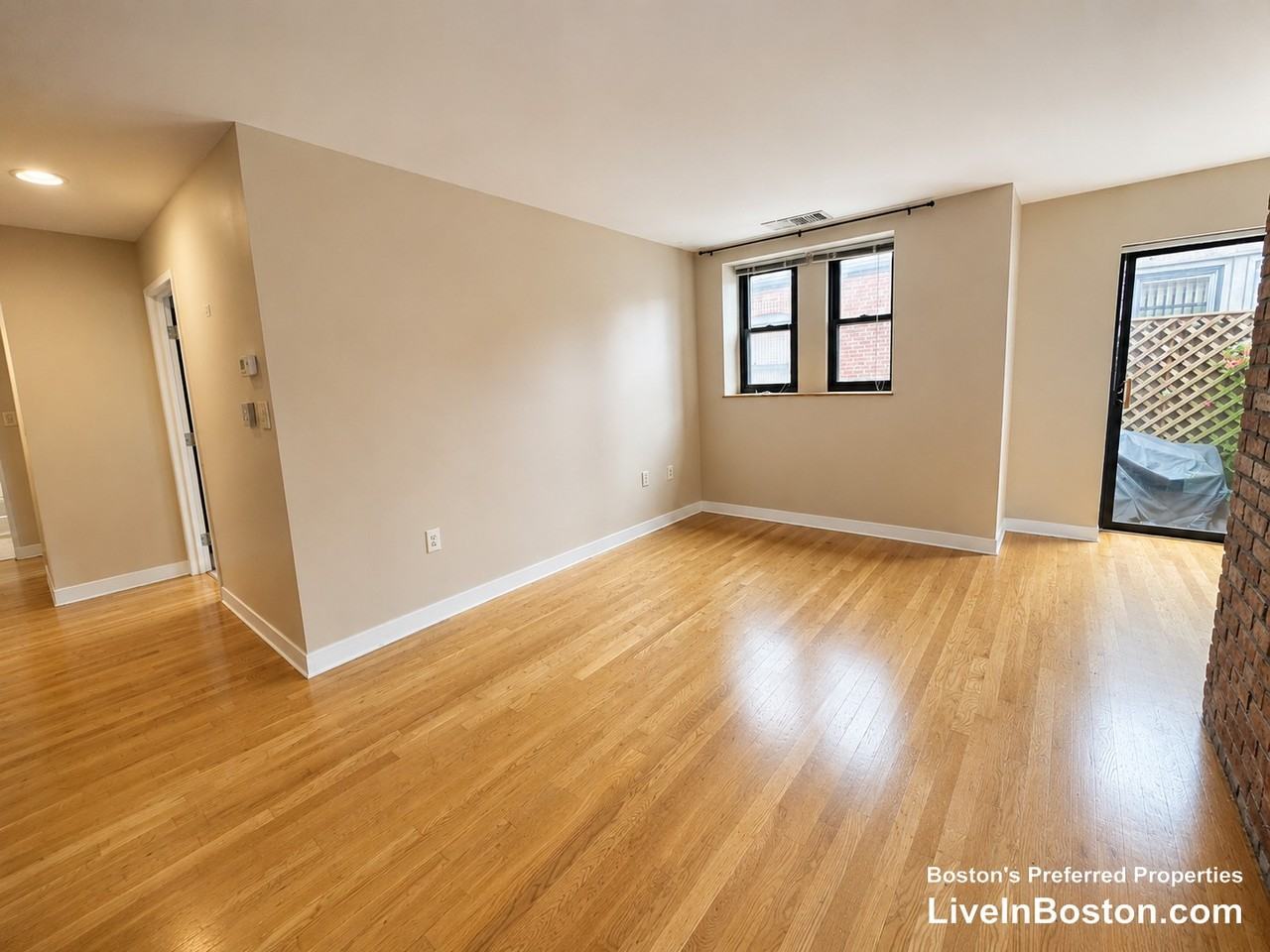 Gainsborough St. & Symphony, Gainsborough, Westland, Hemenway #407 - Photo 2 of 10