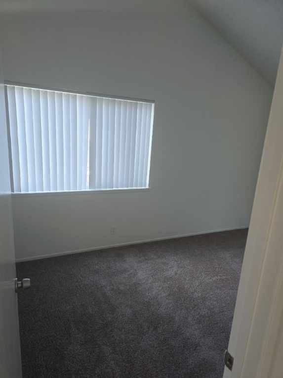 393 N Oak St #F - Photo 6 of 11