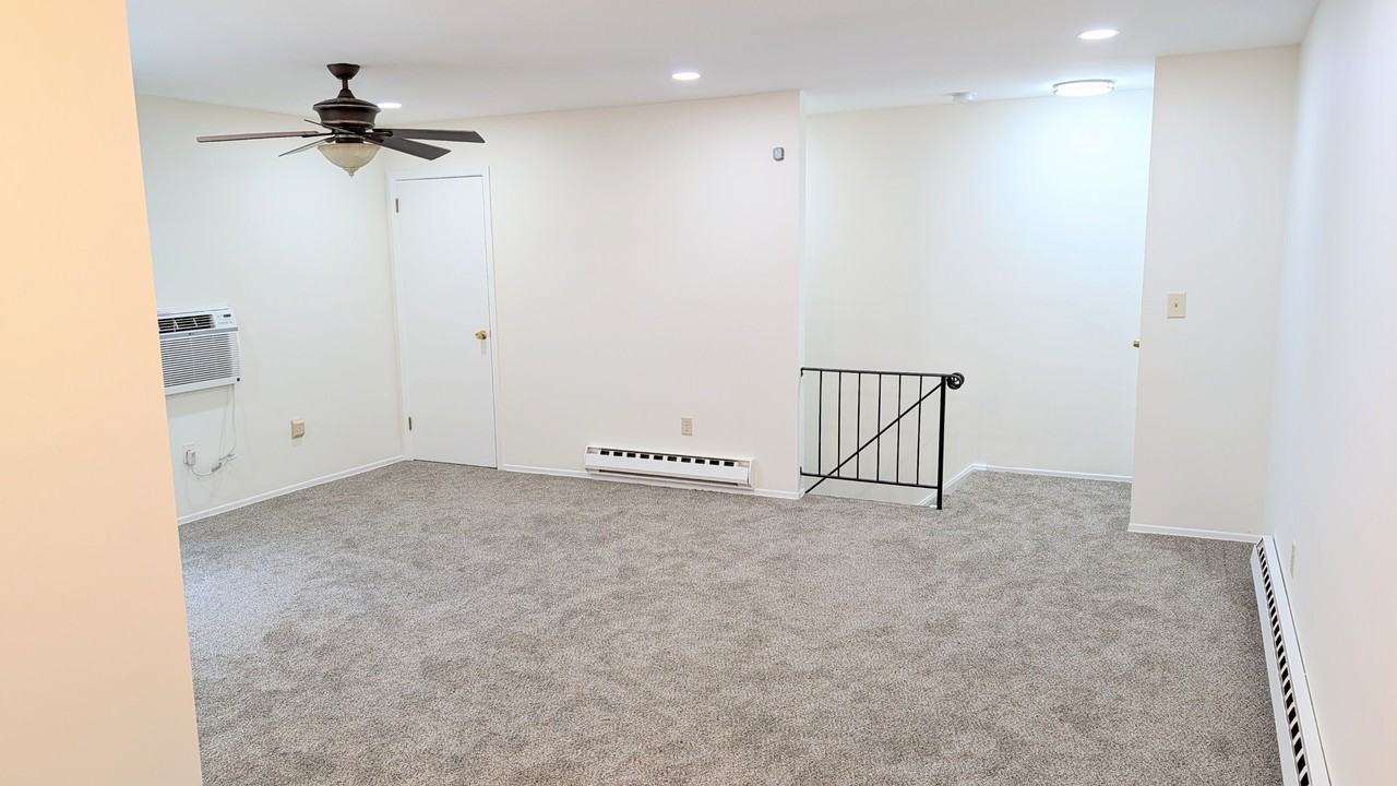 816 Victoria Ct #816 - Photo 3 of 14